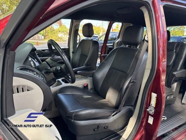 Used 2019 Dodge Grand Caravan SXT image 40