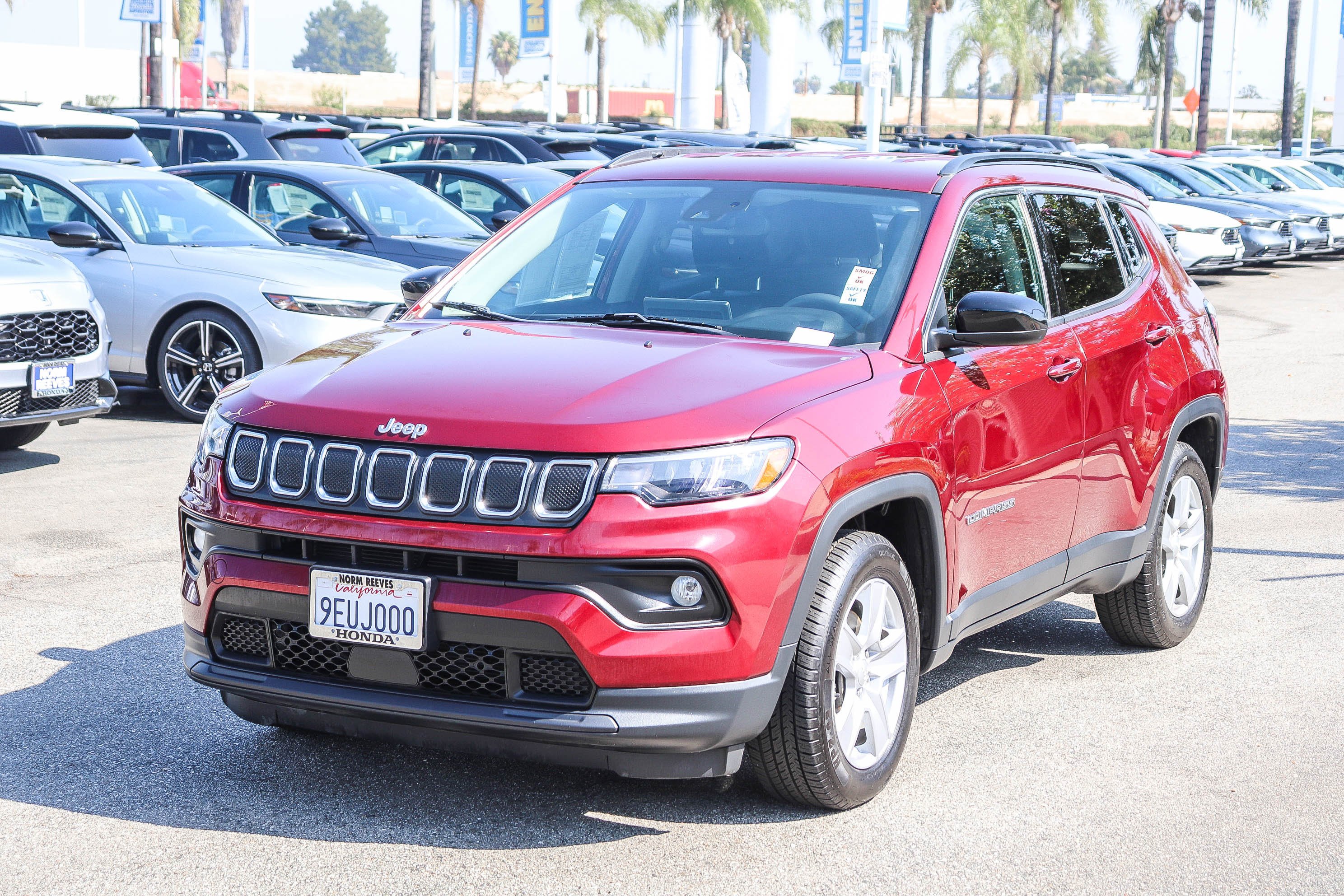 Used 2022 Jeep Compass Latitude FWD image 3