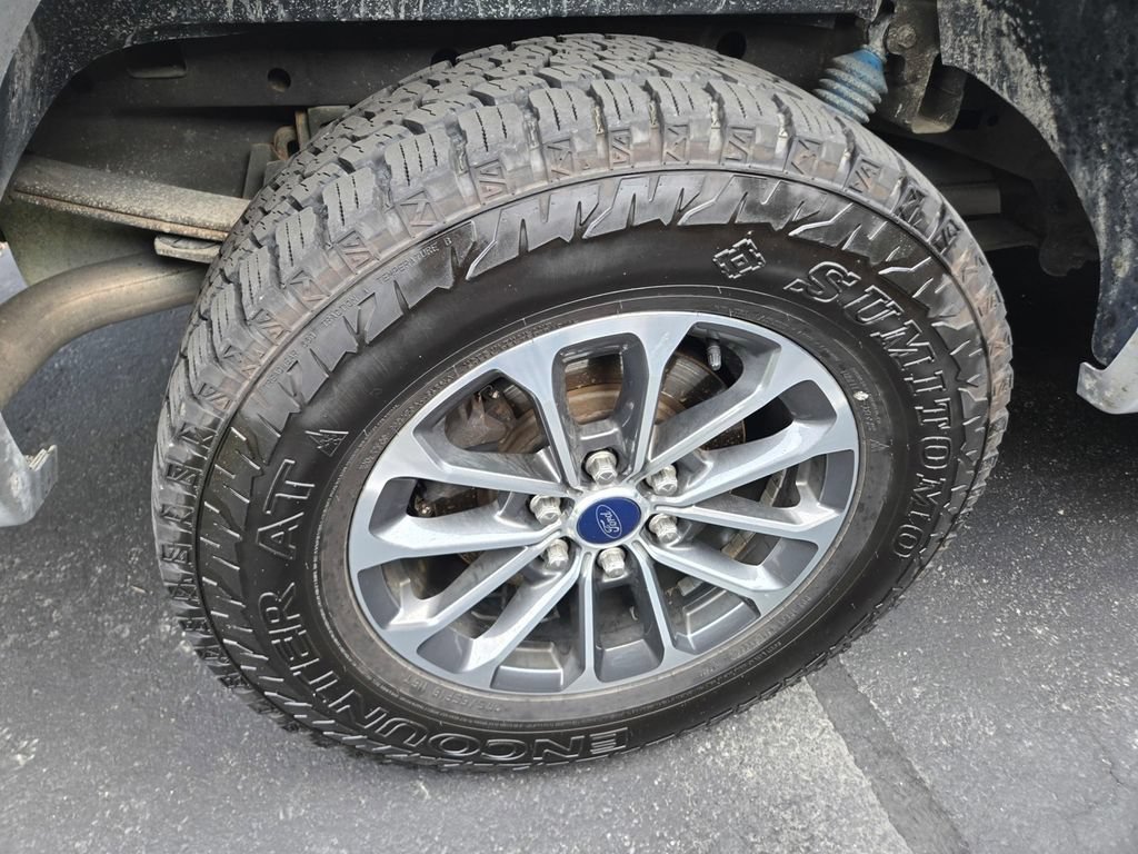 Used 2018 Ford F150 Lariat w/ Equipment Group 502A Luxury AWD/4WD image 8