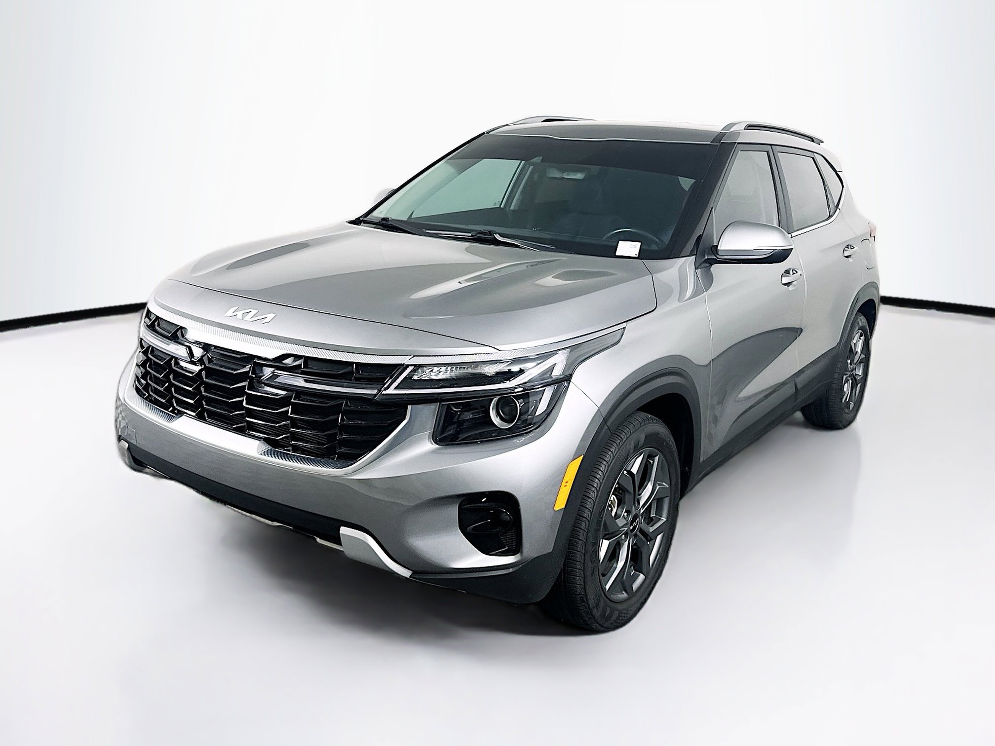 Used 2024 Kia Seltos S image 3