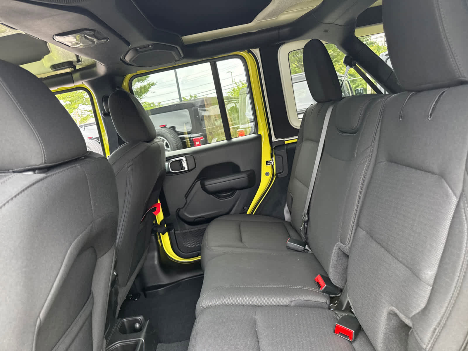 New 2023 Jeep Wrangler Unlimited Sport image 30