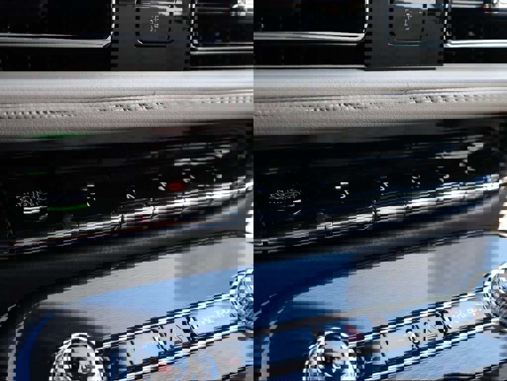 Used 2023 Lincoln Nautilus Reserve w/ Equipment Group 201A image 38