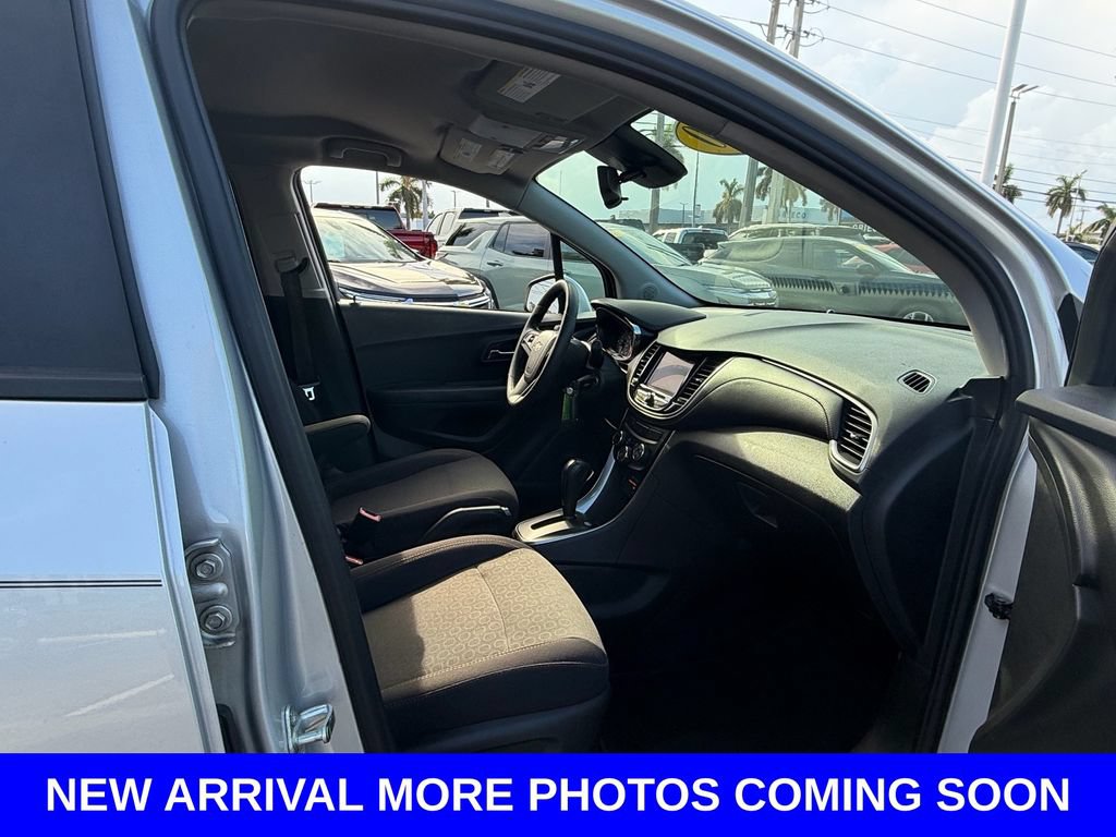 Used 2020 Chevrolet Trax LS w/ Tint and Cruise Package FWD image 16