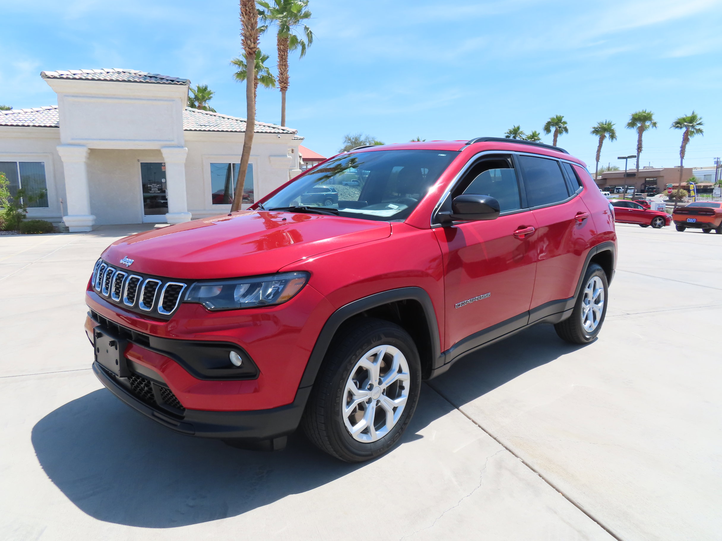 Used 2024 Jeep Compass Latitude AWD/4WD image 3