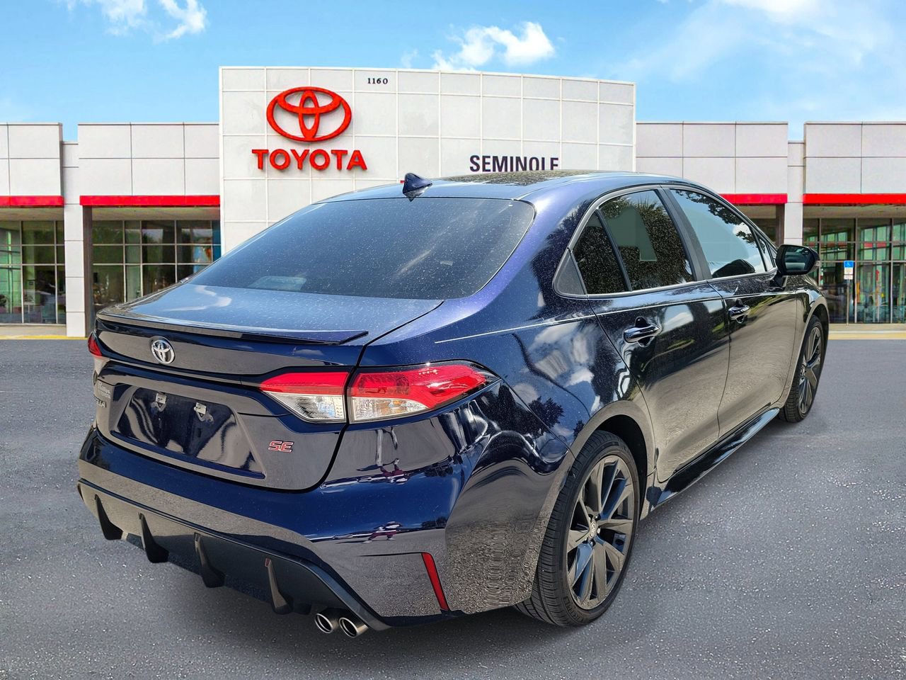 Used 2023 Toyota Corolla SE image 3