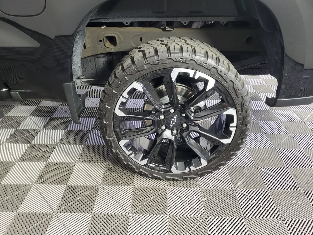 Used 2024 Chevrolet Silverado 1500 Custom Trail Boss w/ LPO, Dark Essentials Package AWD/4WD image 32