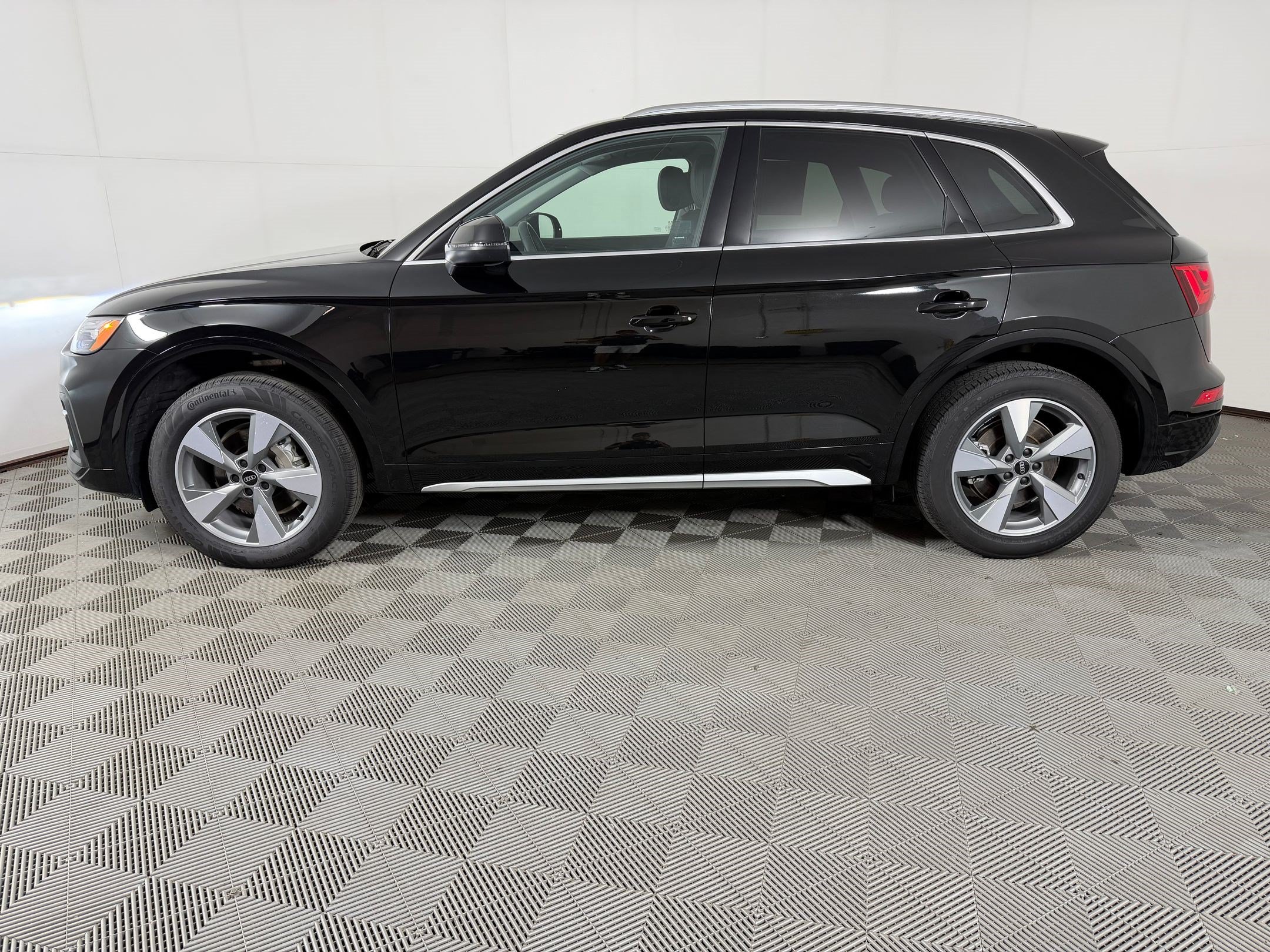 Used 2024 Audi Q5 2.0T Premium AWD/4WD image 2