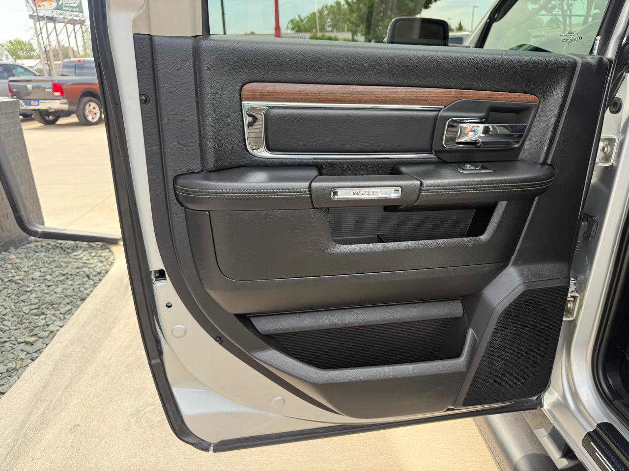 Used 2016 RAM 2500 Laramie w/ Sport Appearance Group AWD/4WD image 14