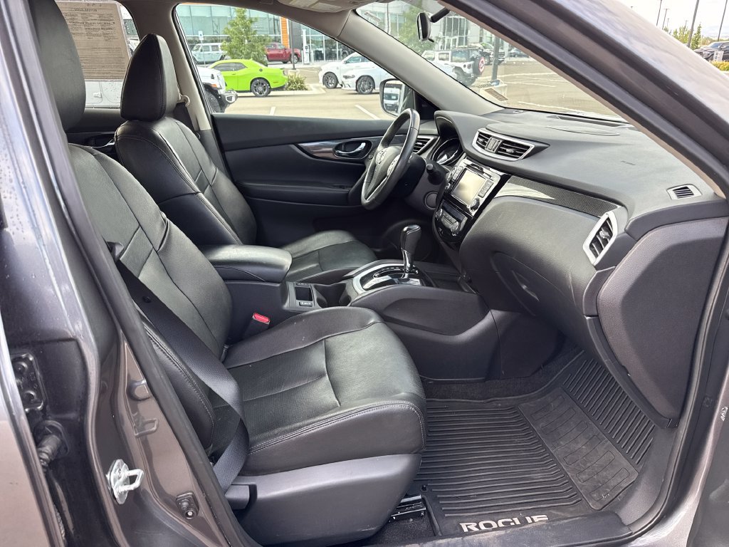 Used 2016 Nissan Rogue SL w/ SL Premium Package AWD/4WD image 27