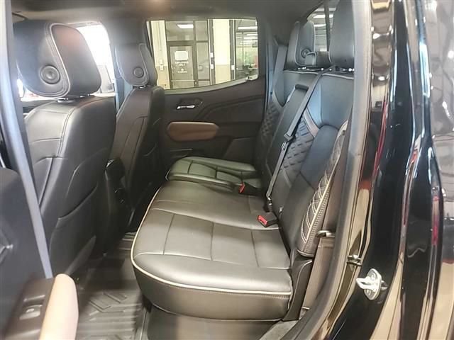 Used 2024 GMC Canyon Denali AWD/4WD image 14