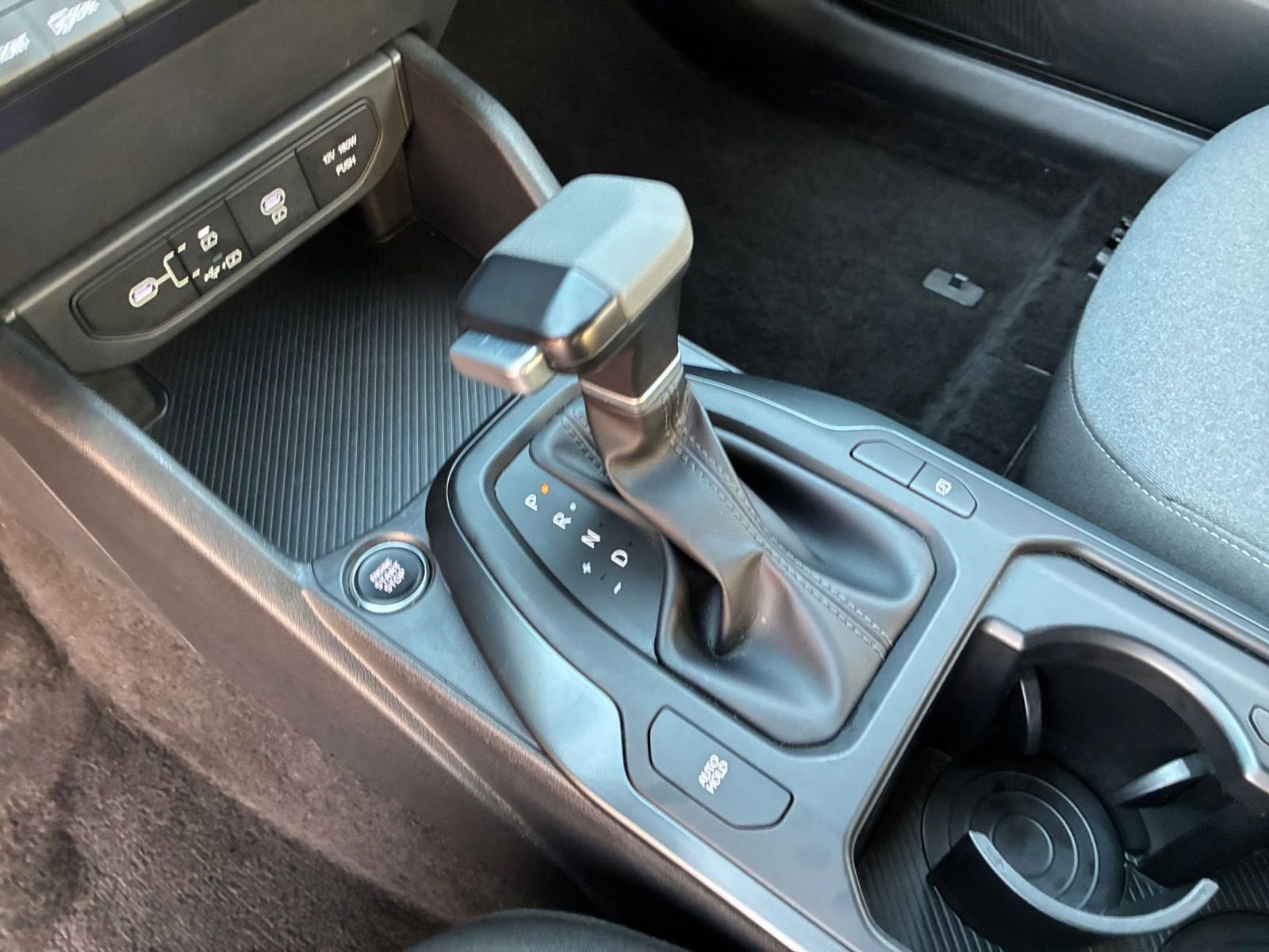 Used 2025 Kia K4 LXS image 40