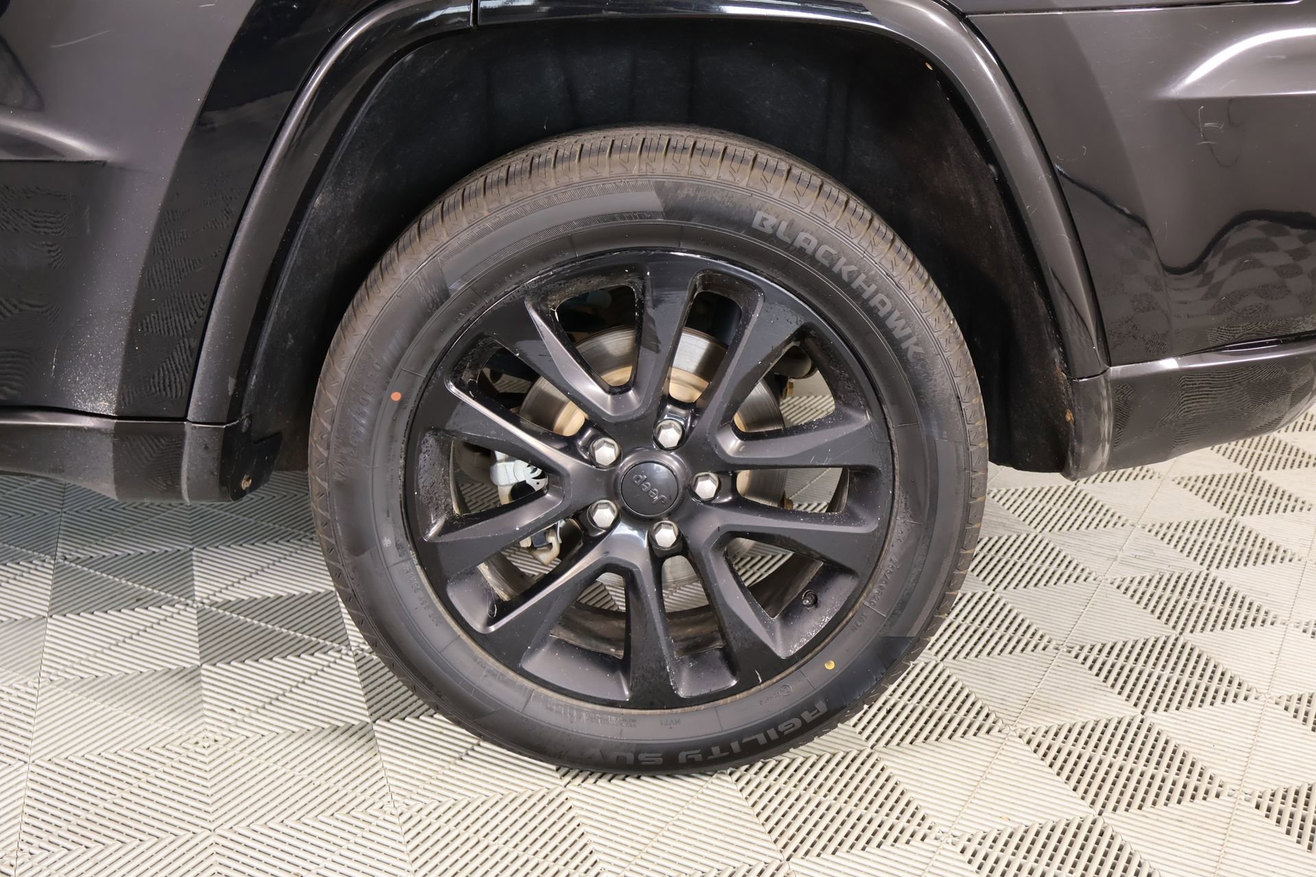 Used 2020 Jeep Grand Cherokee Altitude AWD/4WD image 19