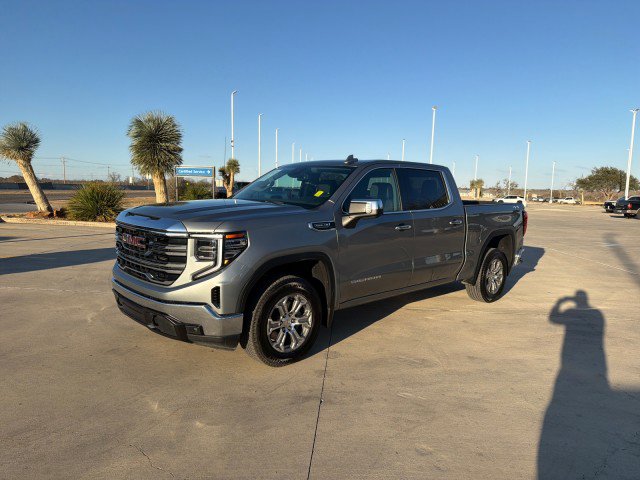 Used 2025 GMC Sierra 1500 SLT image 3