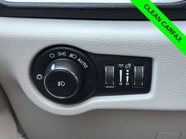 Used 2019 Chrysler Pacifica Touring-L image 11