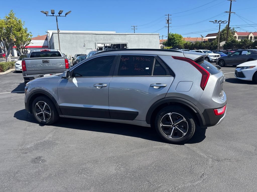 Used 2023 Kia Niro EX FWD image 7