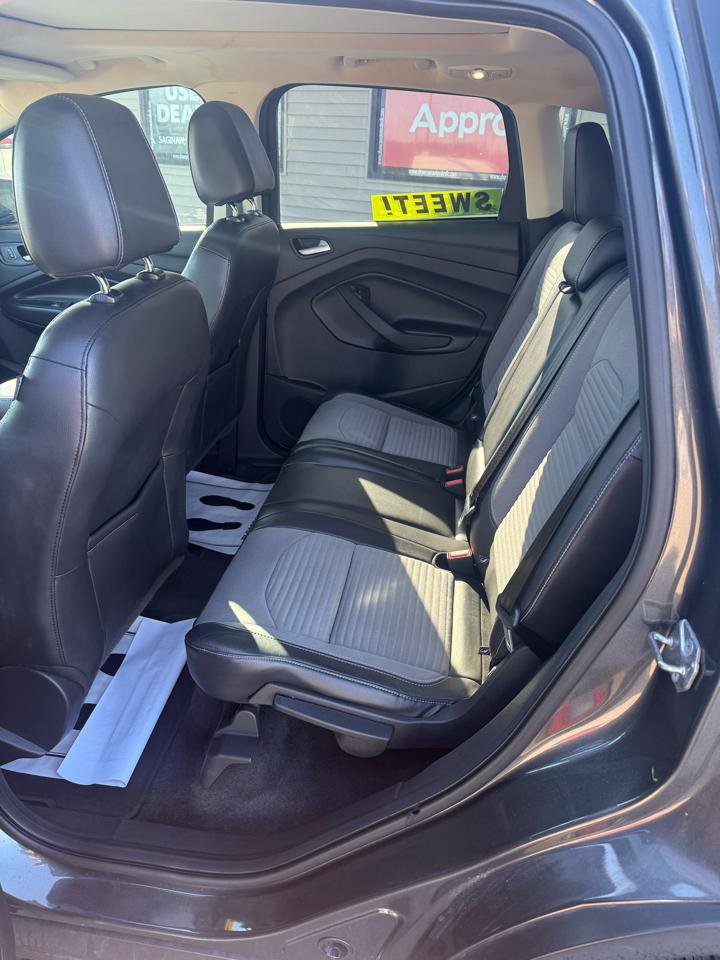 Used 2017 Ford Escape SE w/ SE Sport Appearance Package image 11