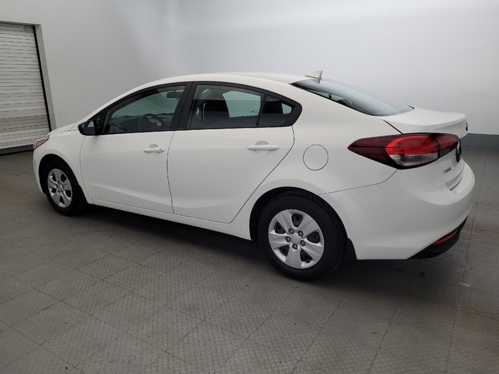 Used 2017 Kia Forte LX FWD image 3