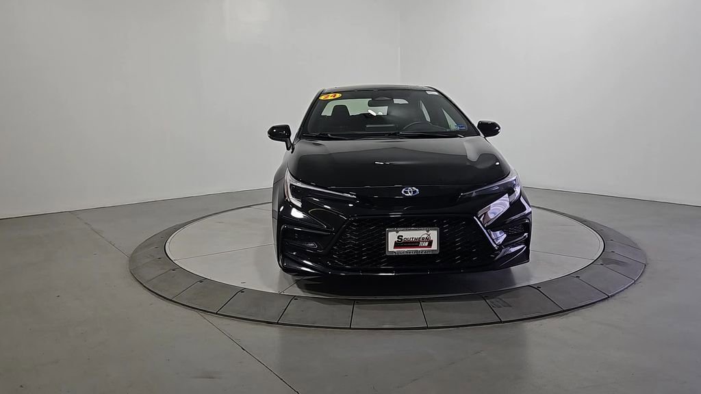 Used 2024 Toyota Corolla SE w/ SE Package image 9