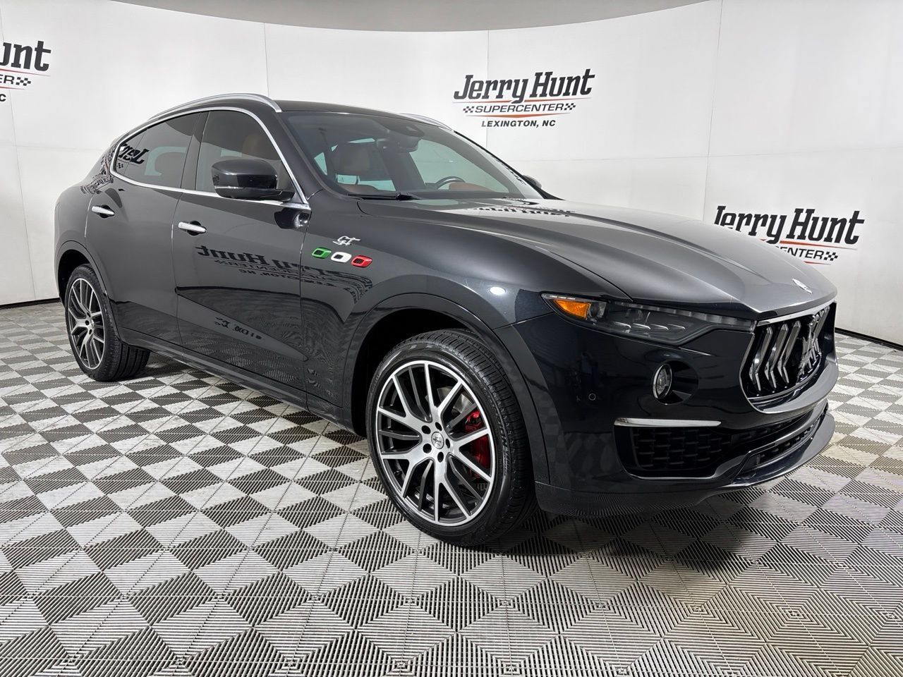 Used 2022 Maserati Levante GT AWD/4WD image 3