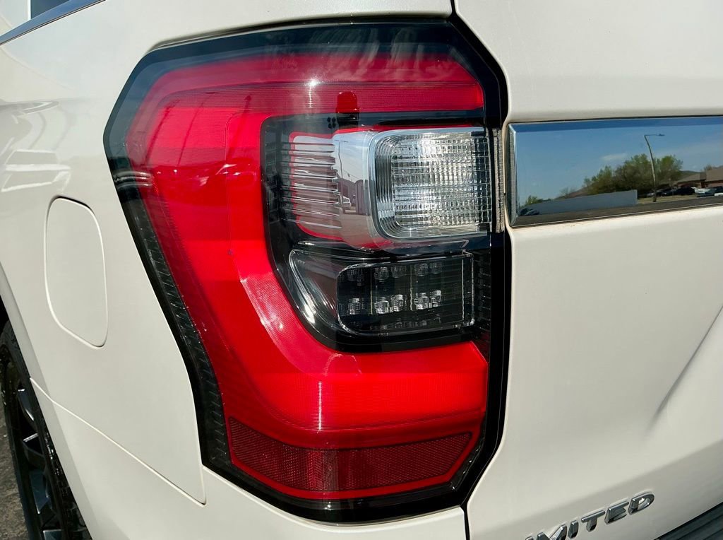 Used 2018 Ford Expedition Limited w/ Equipment Group 301A image 14