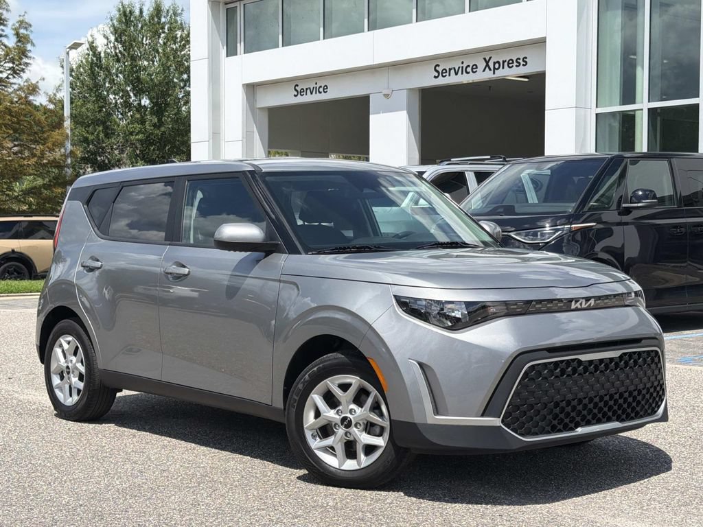 Used 2025 Kia Soul LX w/ LX Technology Package