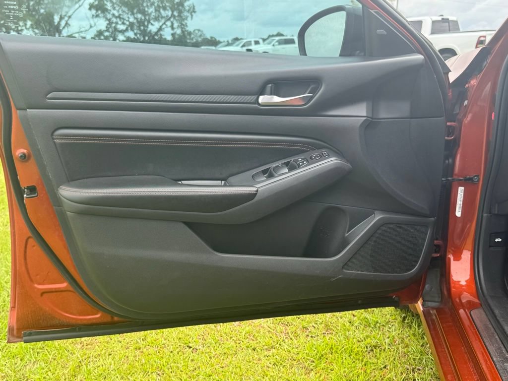 Used 2020 Nissan Altima 2.5 SR FWD image 4