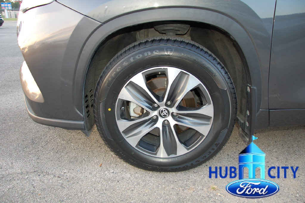 Used 2023 Toyota Highlander XLE FWD image 9
