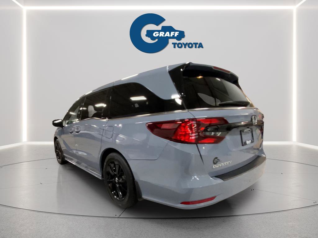 Used 2024 Honda Odyssey Sport image 3