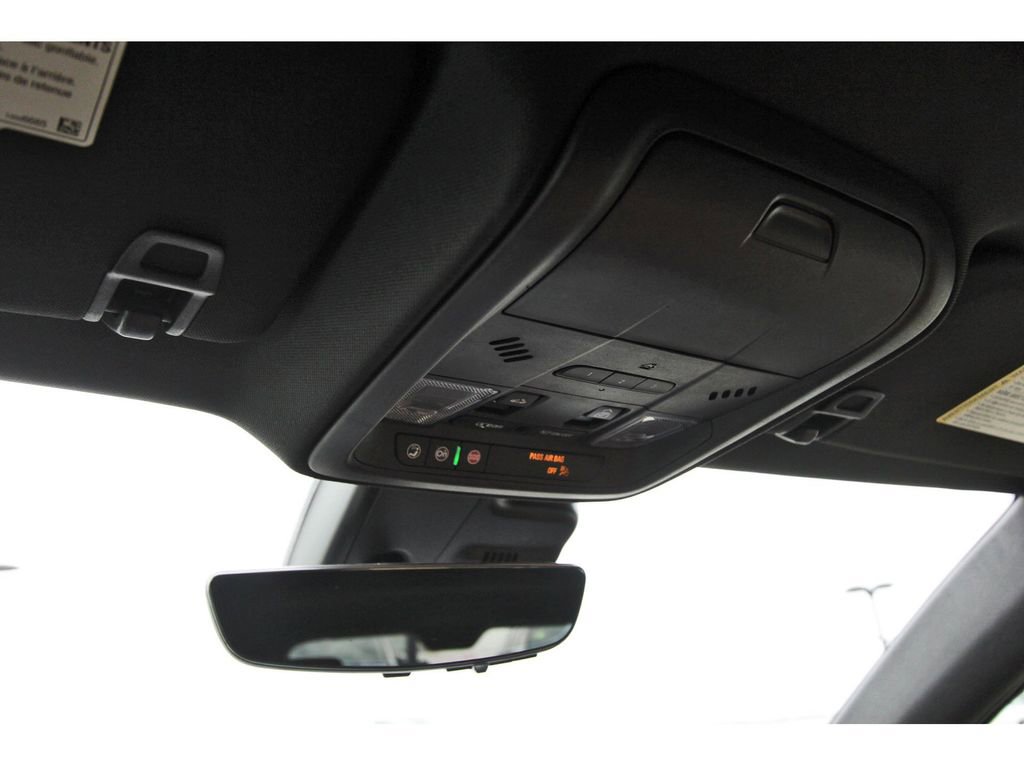 Used 2022 Cadillac XT4 Sport w/ Comfort Package FWD image 27