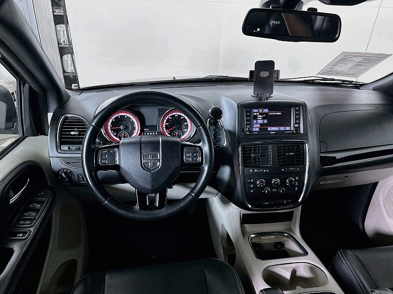 Used 2019 Dodge Grand Caravan SXT FWD image 21