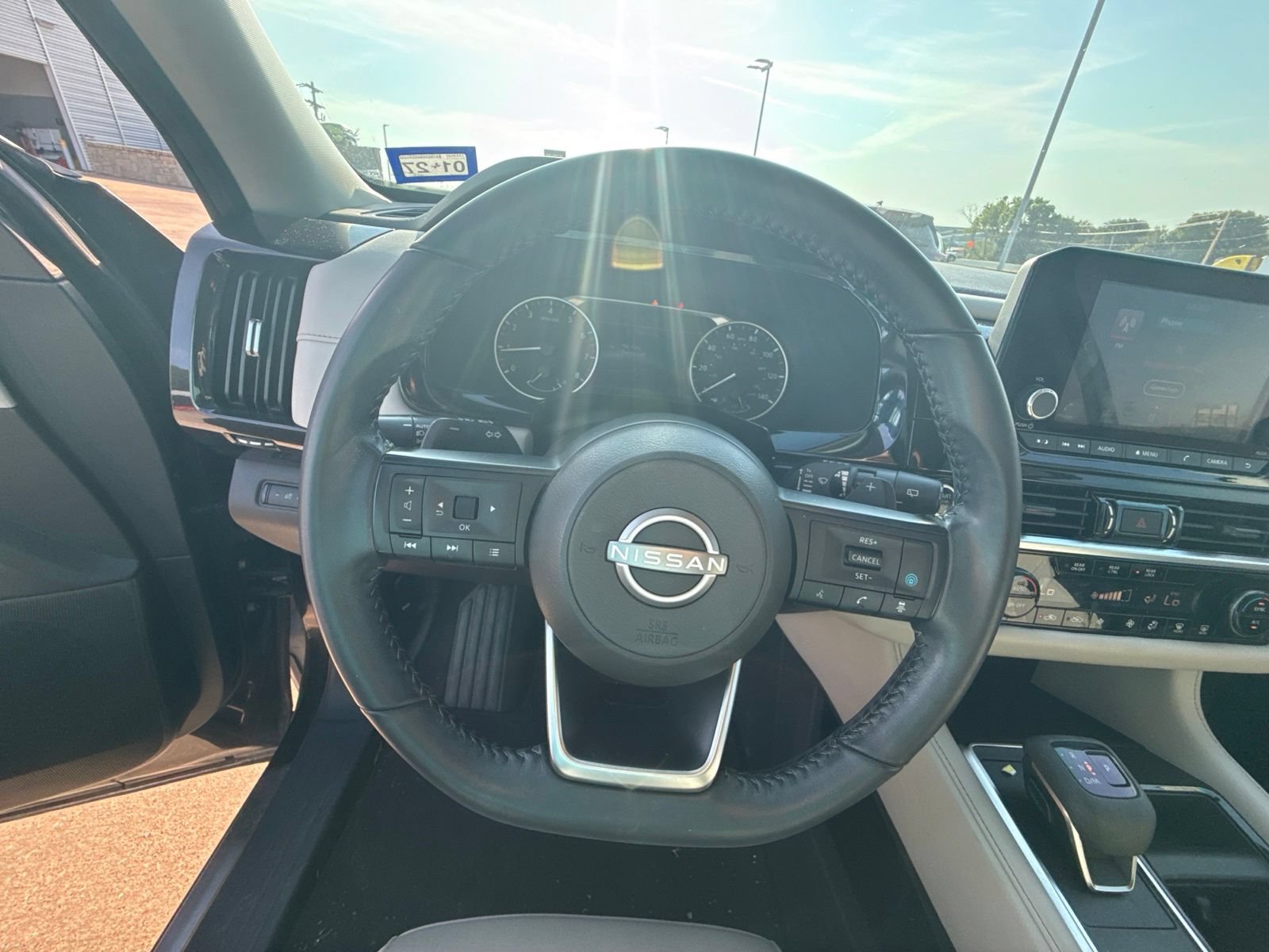 Used 2024 Nissan Pathfinder SV w/ SV Premium Package FWD image 9