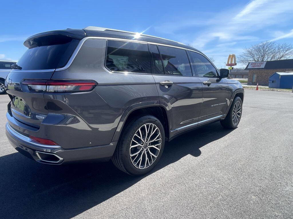 Used 2023 Jeep Grand Cherokee L Summit image 5