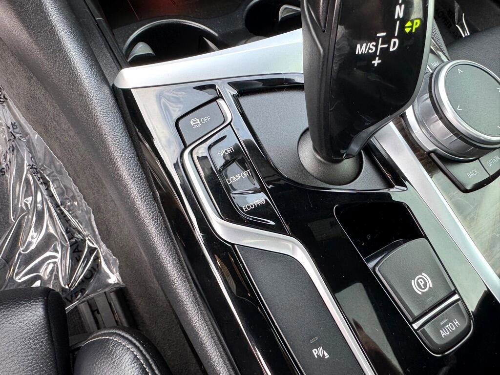 Used 2019 BMW 530i xDrive image 39