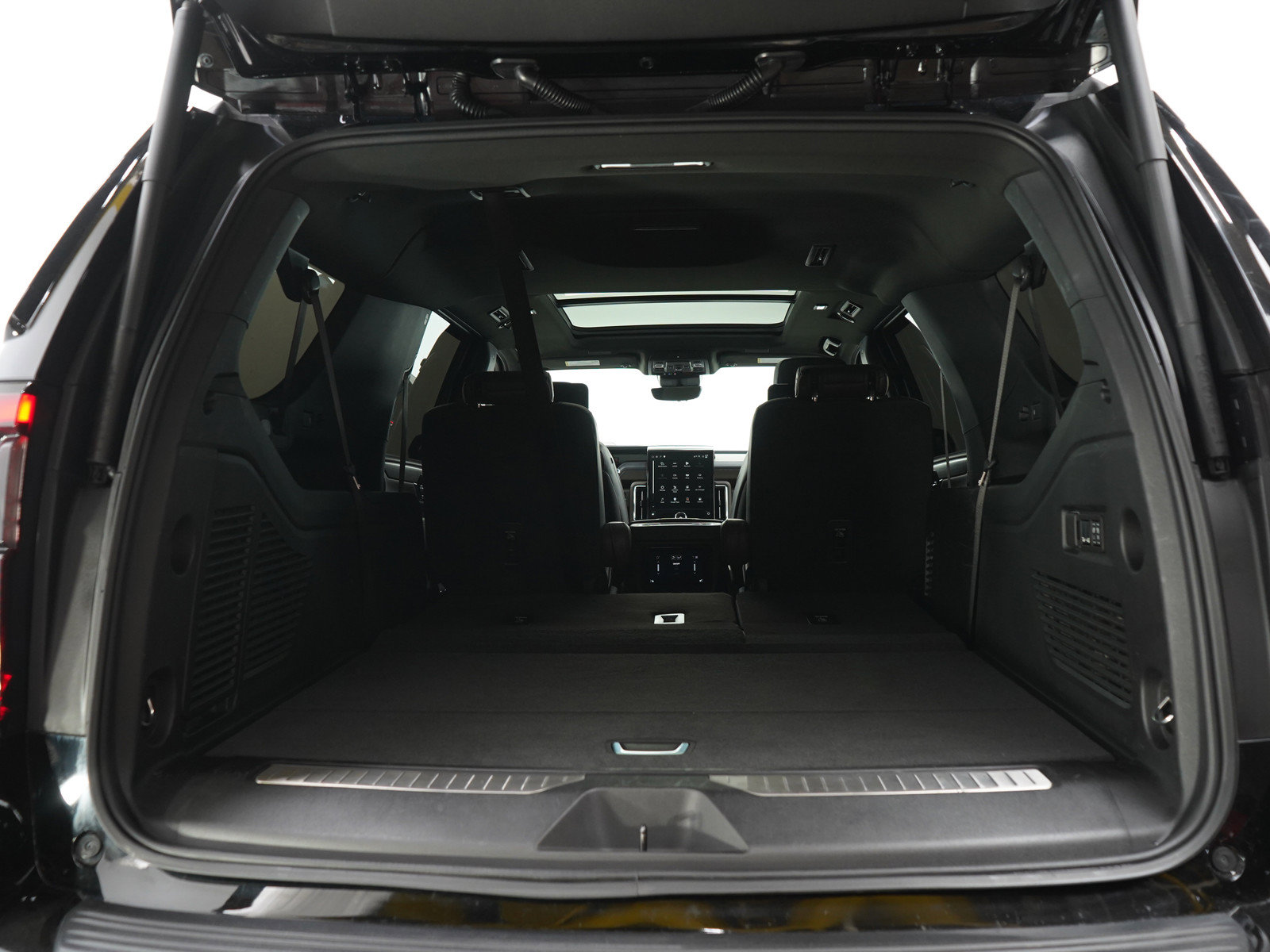 Used 2025 GMC Yukon XL Denali Ultimate AWD/4WD image 18