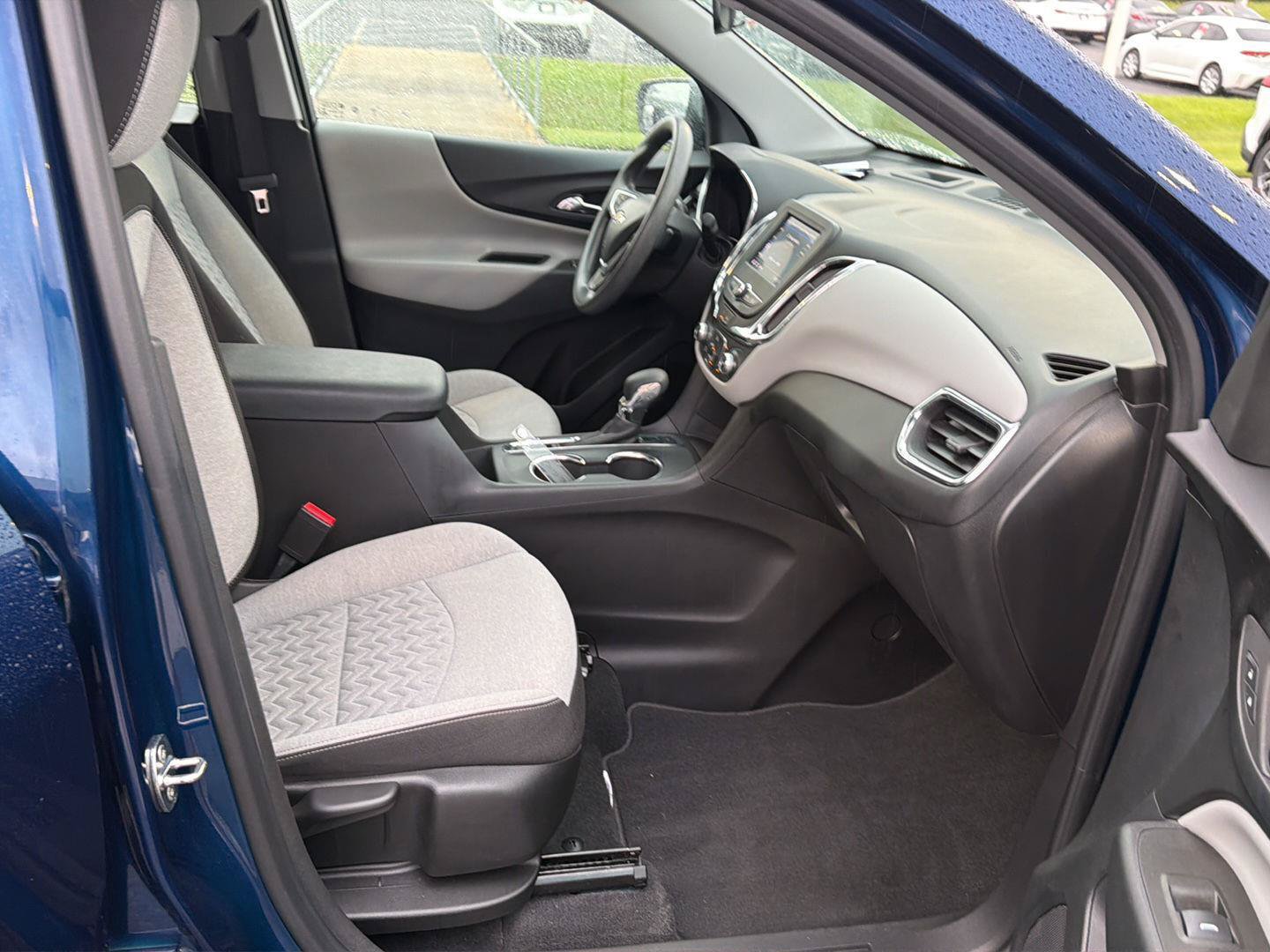 Used 2022 Chevrolet Equinox LS AWD/4WD image 13