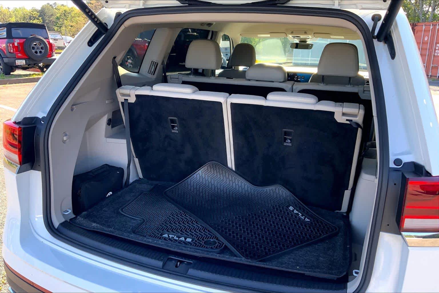 Used 2024 Volkswagen Atlas SE FWD image 32