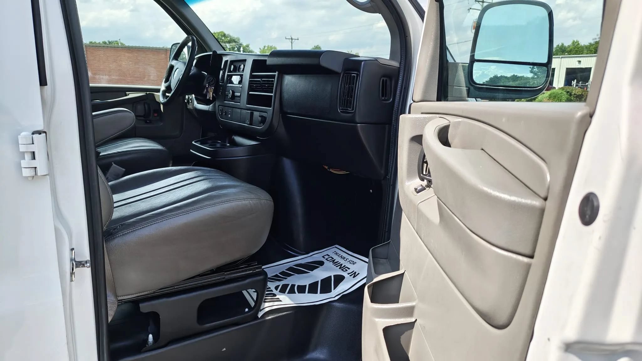 Used 2015 GMC Savana 2500 RWD image 16