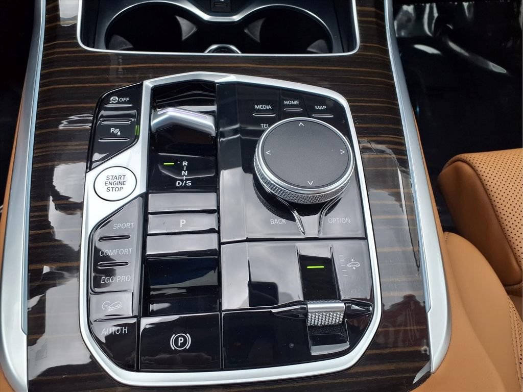 Used 2026 BMW X7 xDrive40i AWD/4WD image 33