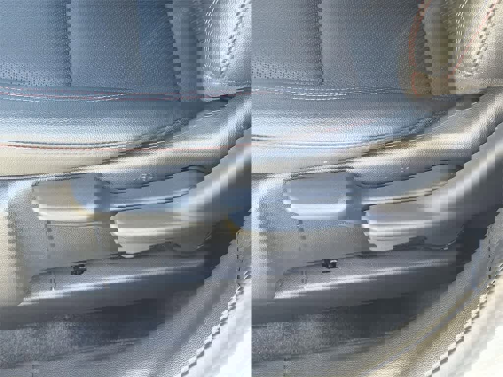 Used 2025 Chevrolet Trax RS w/ Sunroof Package image 26