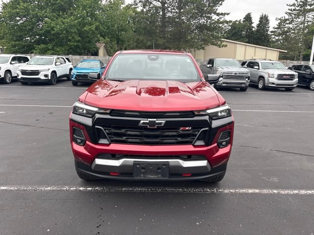 Certified 2024 Chevrolet Colorado Z71 w/ LPO, Dark Essentials Package AWD/4WD image 3