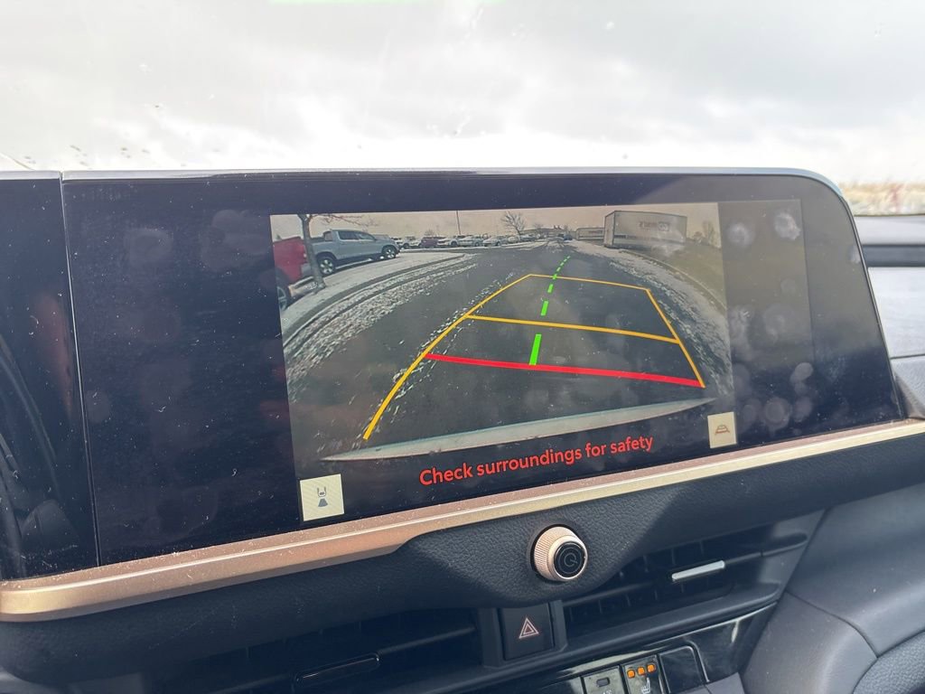 Used 2023 Toyota Crown XLE image 21