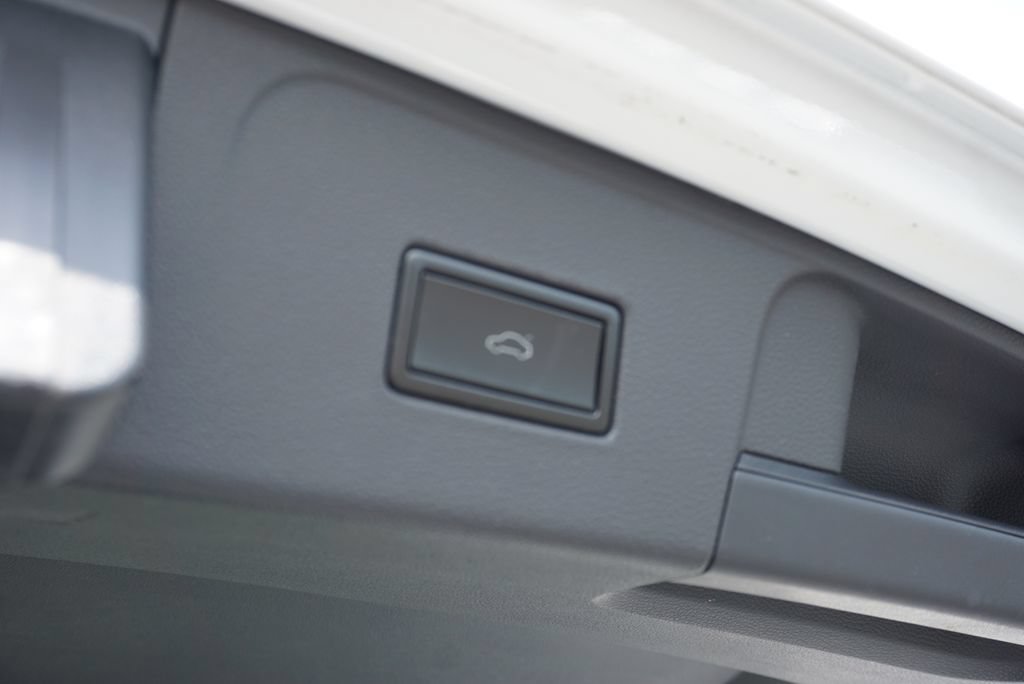 Used 2021 Volkswagen Atlas SE w/ Panoramic Sunroof Package FWD image 33