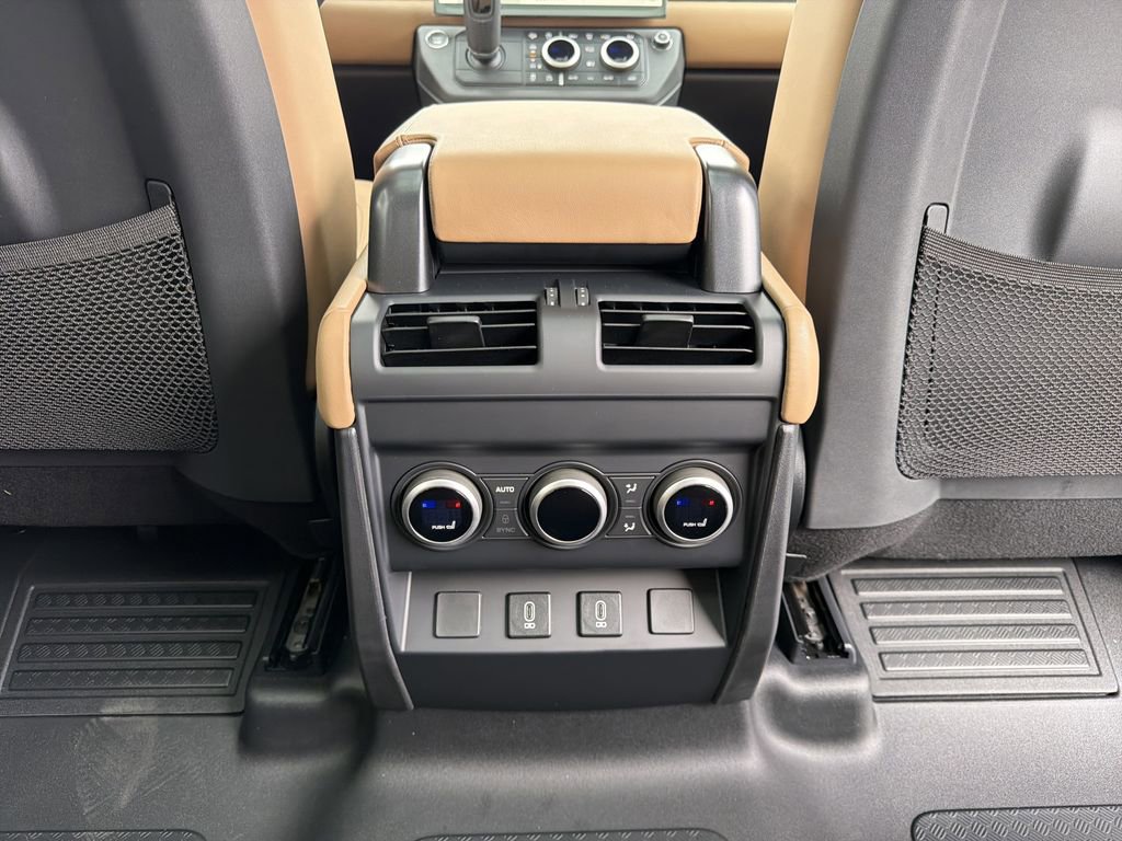 New 2026 Land Rover Defender 110 X-Dynamic SE image 19
