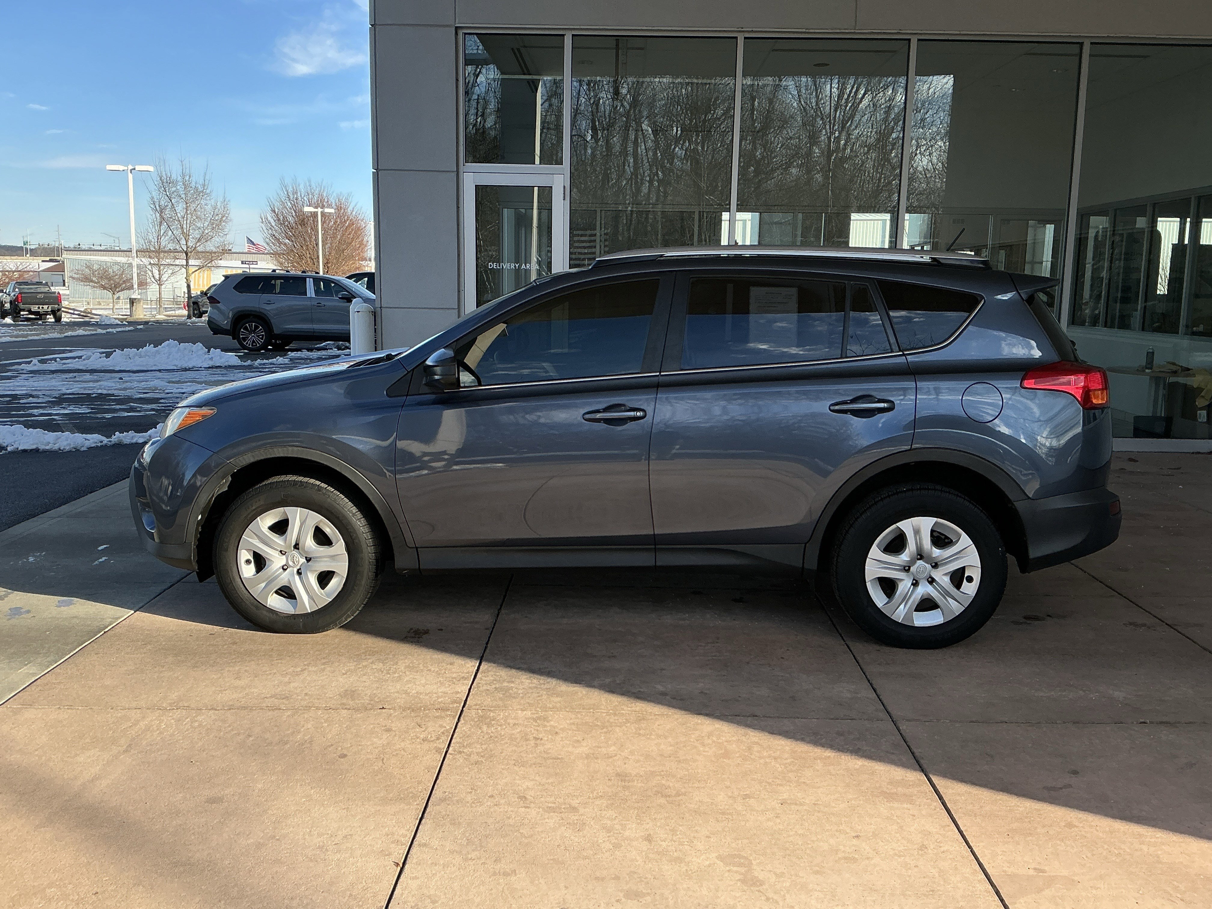 Used 2014 Toyota RAV4 LE image 19