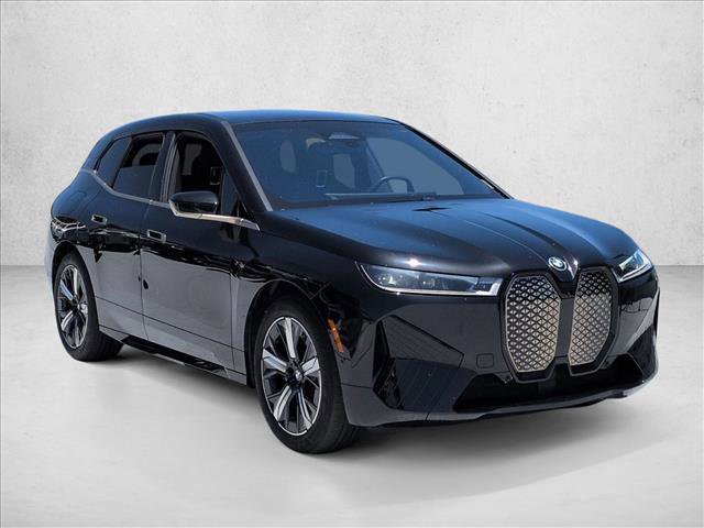 Used 2023 BMW iX xDrive50 w/ Premium Package AWD/4WD image 3