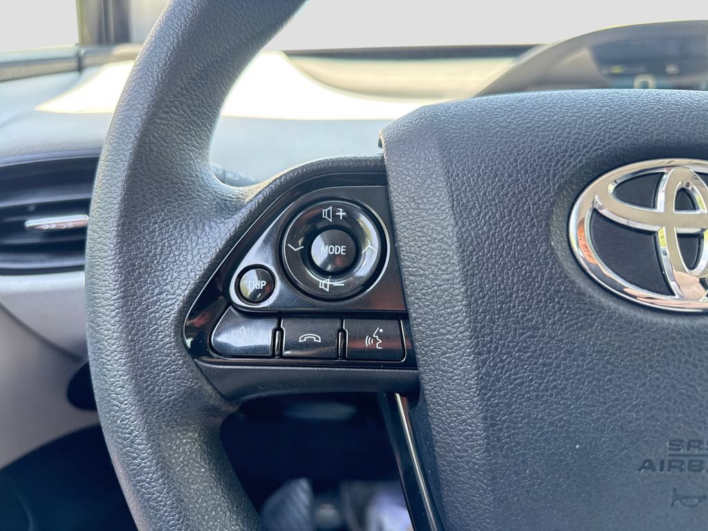 Used 2022 Toyota Prius LE FWD image 11