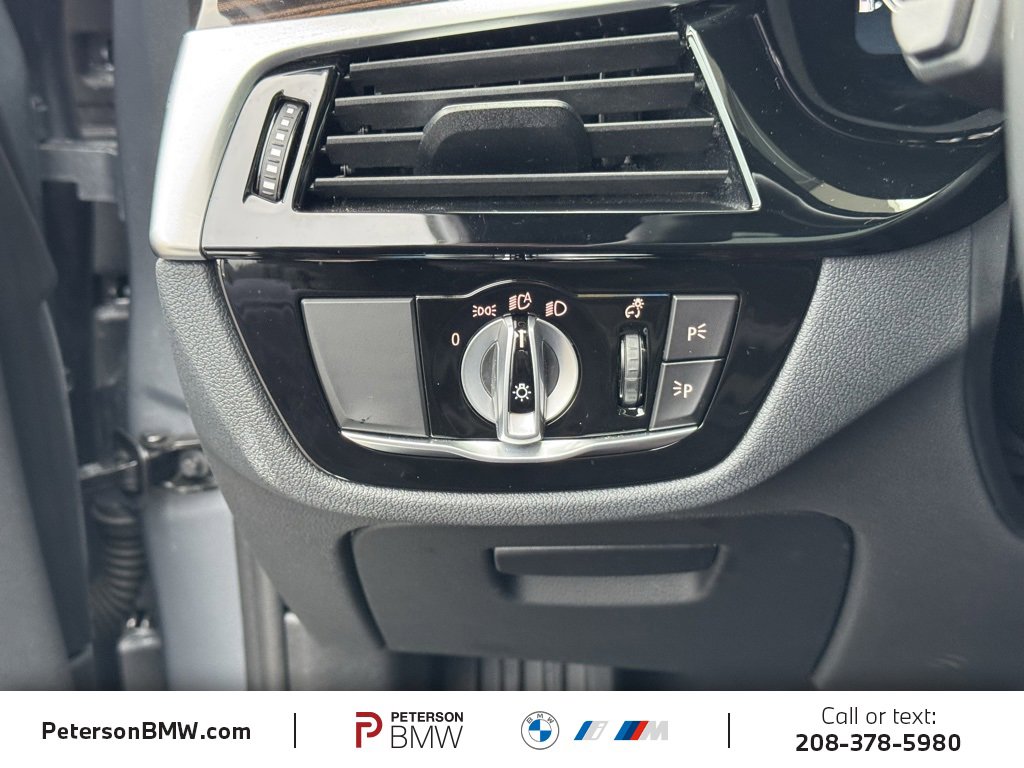 Used 2023 BMW 530i xDrive w/ Premium Package image 26