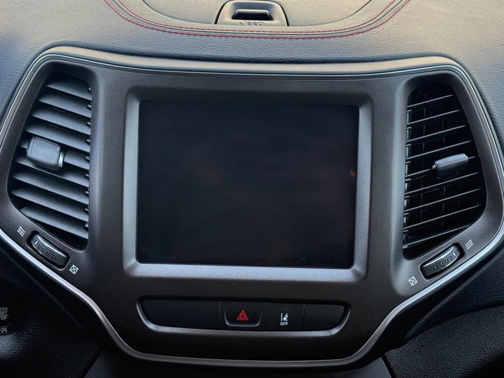 Used 2022 Jeep Cherokee Trailhawk w/ Sound & Nav Group image 8