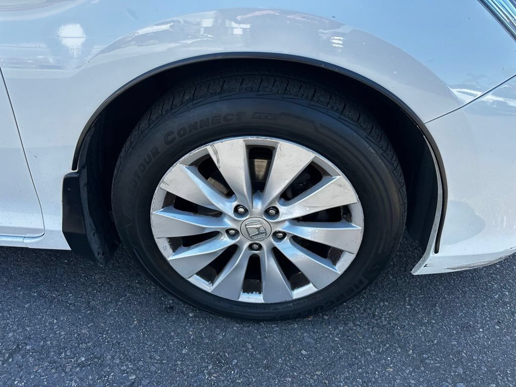 Used 2015 Honda Accord Touring image 11