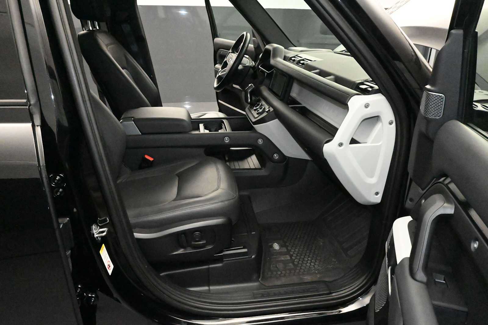 Used 2023 Land Rover Defender 110 SE AWD/4WD image 16